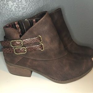 Ankle booties size 6.5